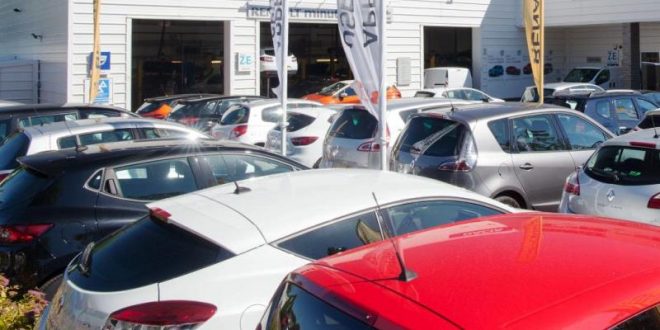 Consejos para reducir el costo de comprar y operar un automóvil