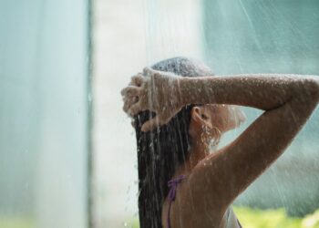 un baño caliente antes de dormir