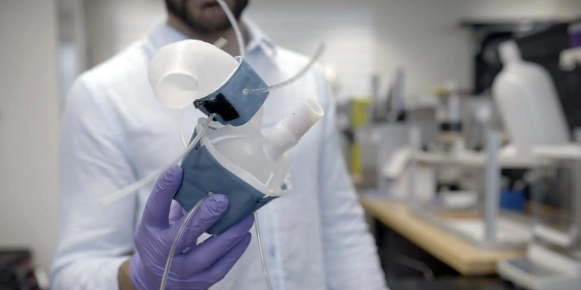 Los corazones robóticos impresos en 3D del MIT se ven y bombean como si fueran reales