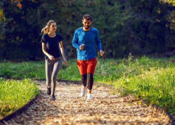Descubre los beneficios de caminar en la naturaleza