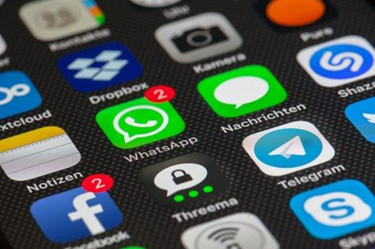 Aplicaciones en pantalla de telefono movil