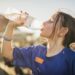 Descubre por qué beber suficiente agua es vital para tu salud