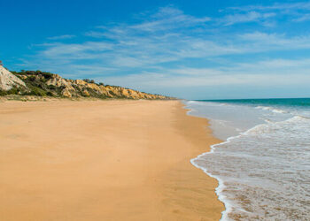 Descubriendo las maravillosas Playas de Huelva: Un paraíso de aguas cristalinas
