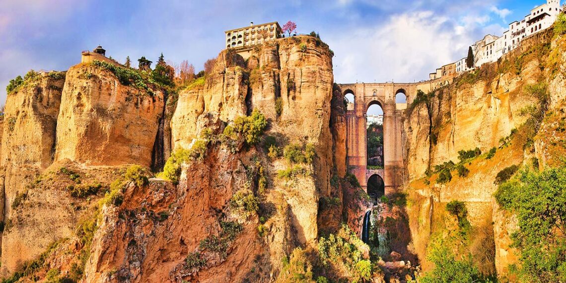 Descubre la Fascinante Historia de Andalucía: Qué Ver y Visitar