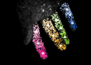 GlowTrack Hand