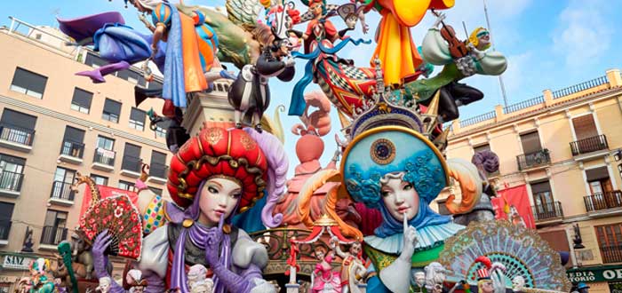 Descubre las fascinantes costumbres locales en España