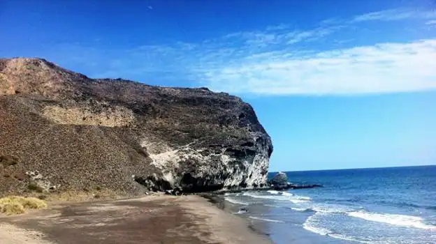 Descubre las maravillosas calas secretas de Andalucía