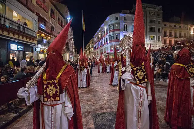 Descubre los secretos de la Semana Santa en Sevilla: Guía completa