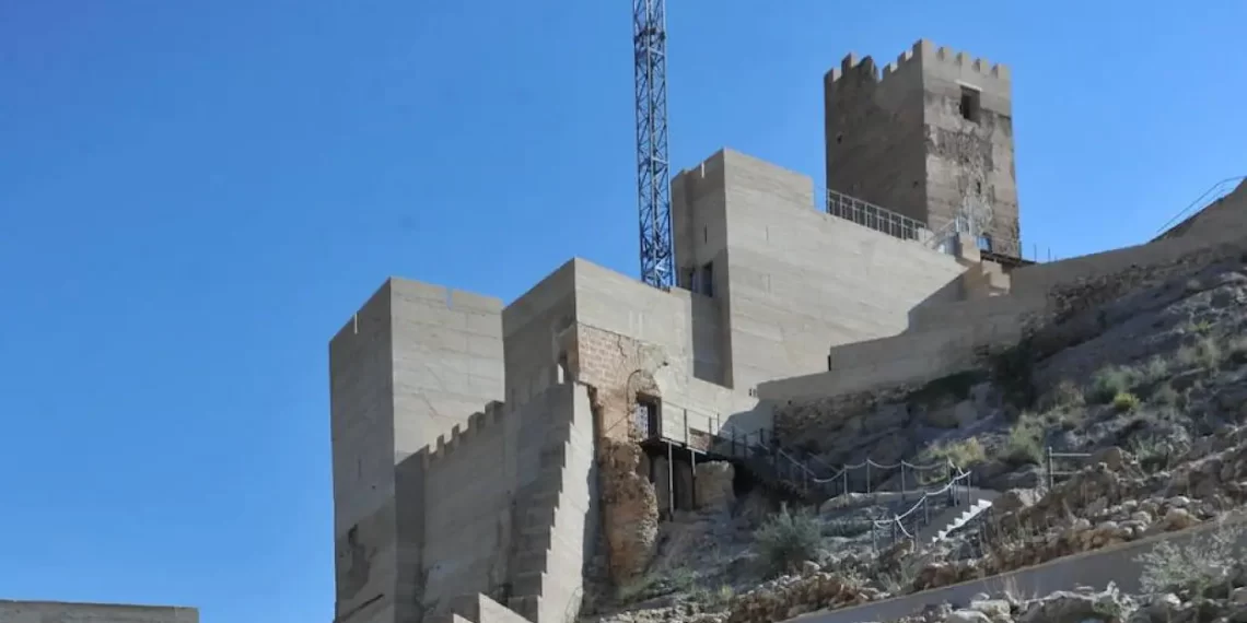 Descubre la historia del Castillo de Alhama: Un viaje a la Edad Media