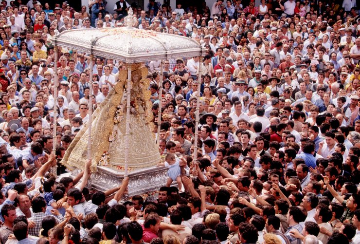 La Romería de la Virgen del Rocío: Tradición, Devoción y Celebración