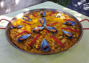 La auténtica receta de la Paella andaluza: un viaje culinario a España