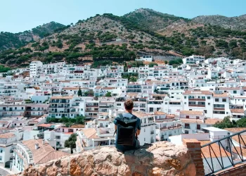 Descubriendo el encanto de los pueblos blancos: una guía completa