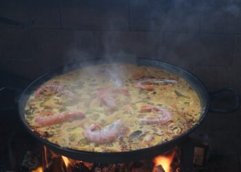 Descubre los Mejores Lugares Donde Comer Paella Valenciana en Sevilla