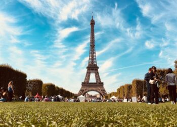 Descubre la Distancia Exacta en KM de Sevilla a París: Guía de Viaje Detallada