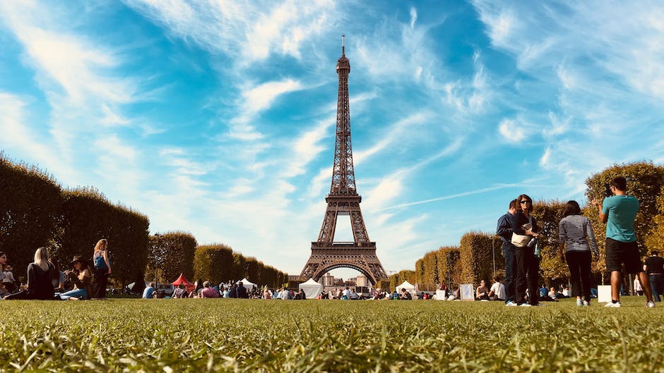 Descubre la Distancia Exacta en KM de Sevilla a París: Guía de Viaje Detallada