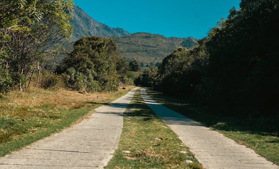 Guía Completa de Viaje: Distancia y Rutas entre Montanejos y Sevilla